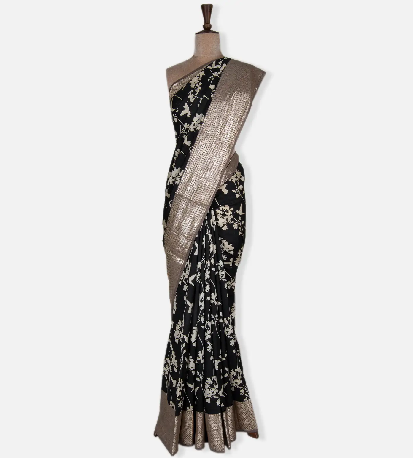 black-chaniya-silk-saree-d0189226-b