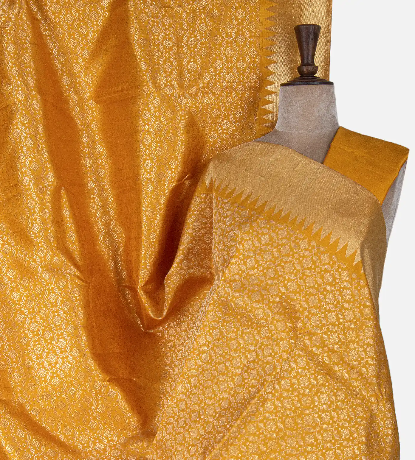 yellow-kanchipuram-silk-saree-d0396243-a
