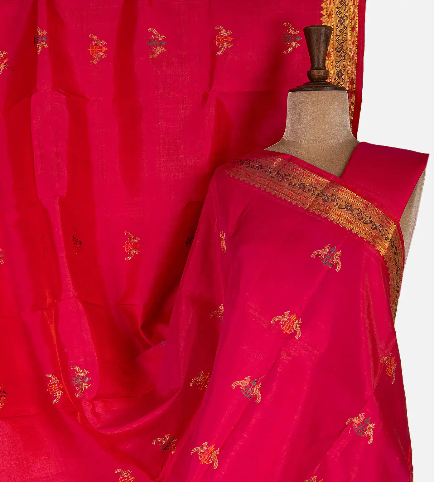 pinkish-orange-kanchipuram-silk-saree-d0292563-a