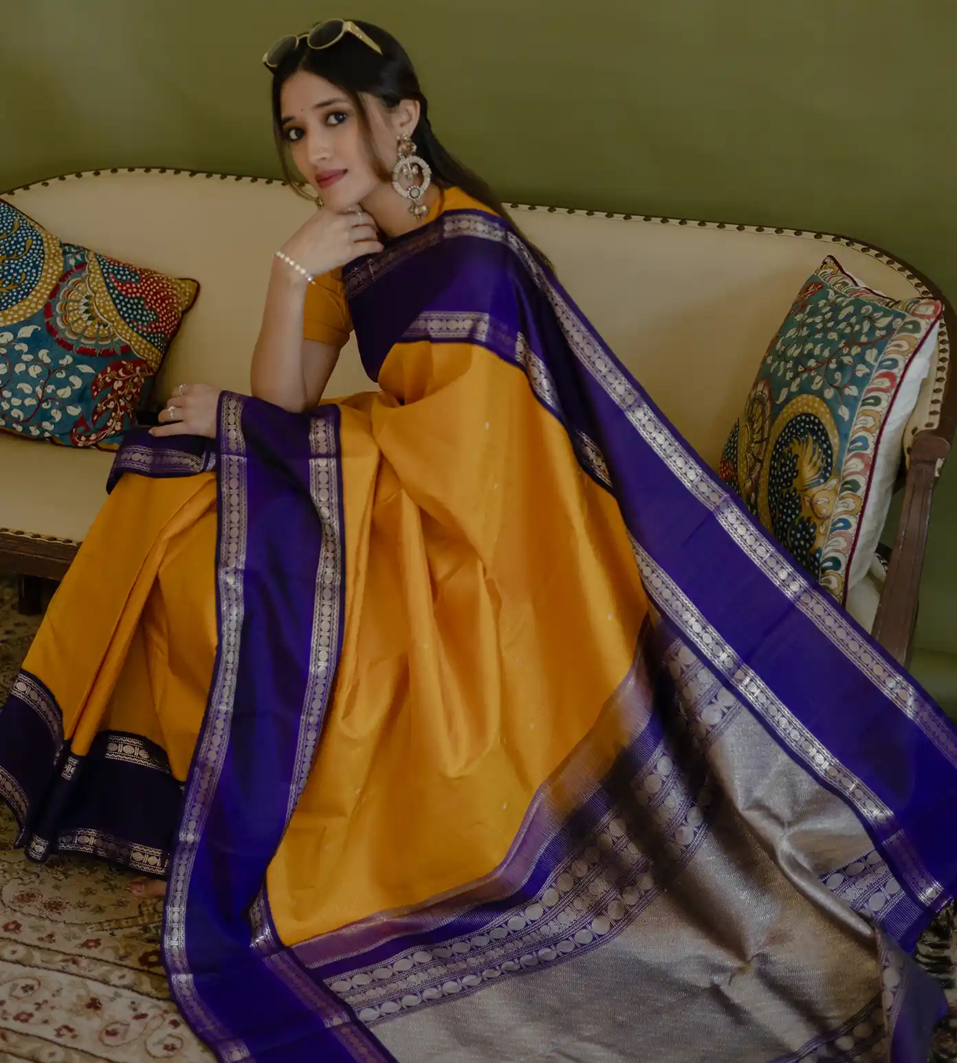 yellow-kanchipuram-silk-saree-d0184573-b