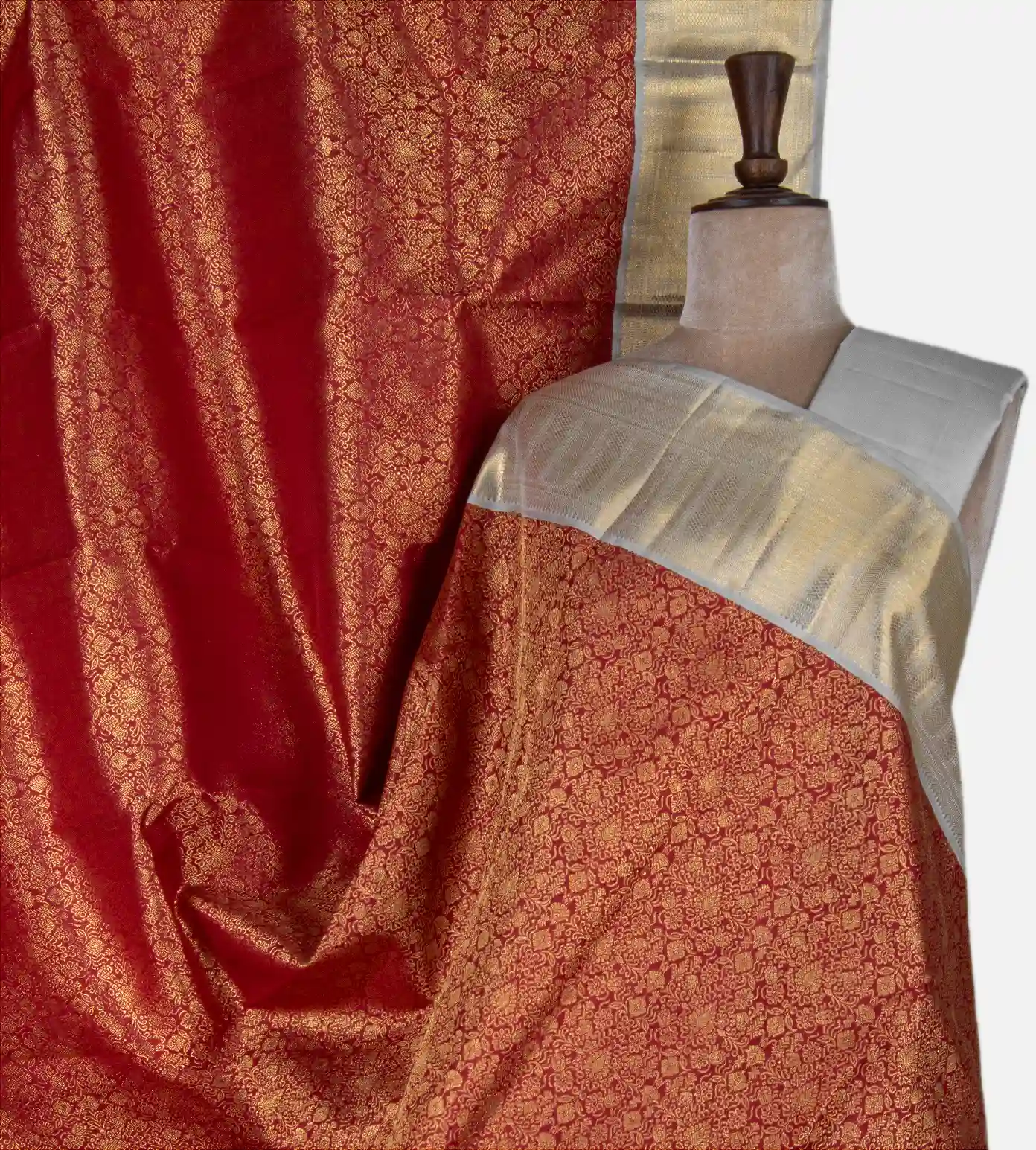 red-kanchipuram-silk-saree-d0292255-a