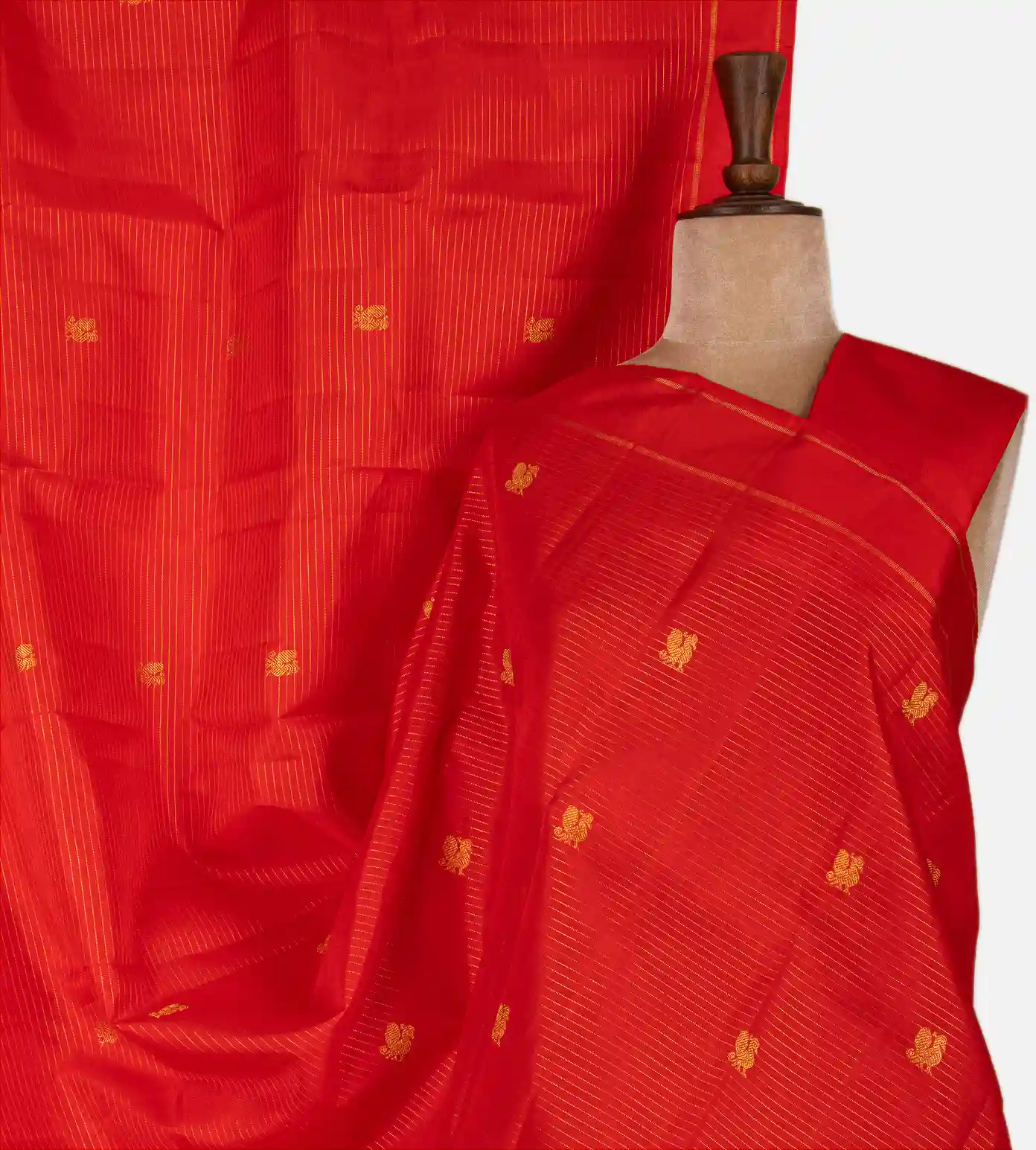 chilli-red-kanchipuram-silk-saree-d0394786-a