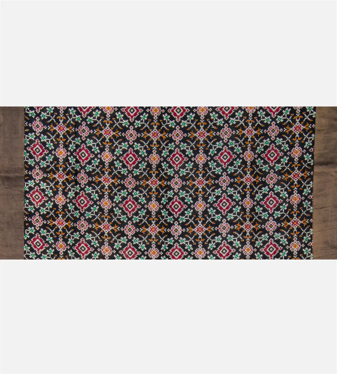 black-raw-silk-saree-c1283344-d