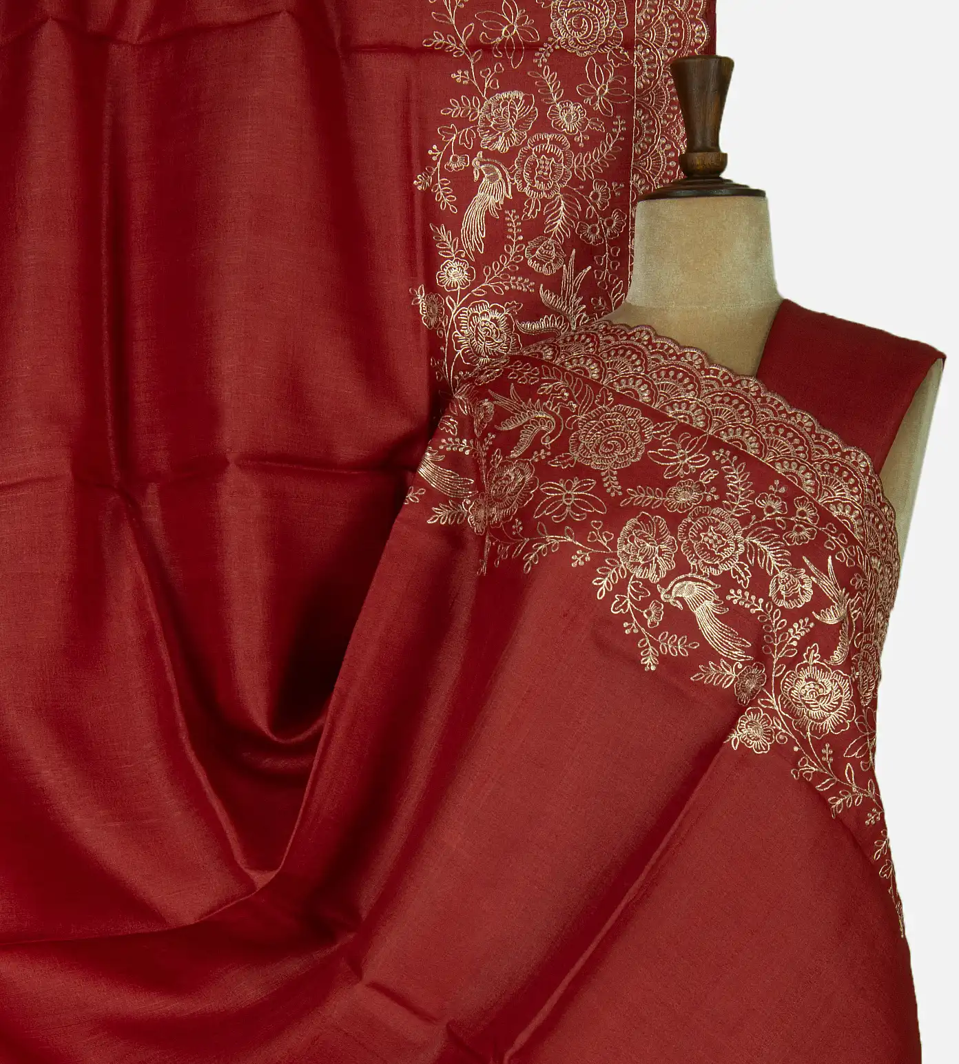 maroon-tussar-saree-d0292729-a