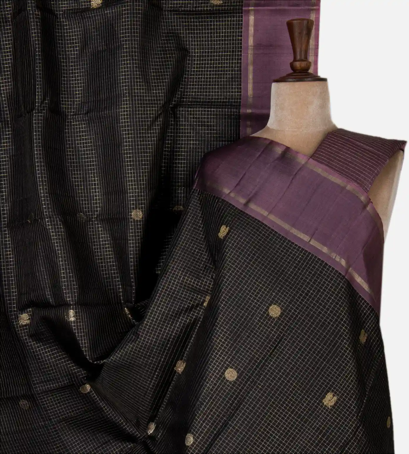 black-kanchipuram-silk-saree-d0396967-a