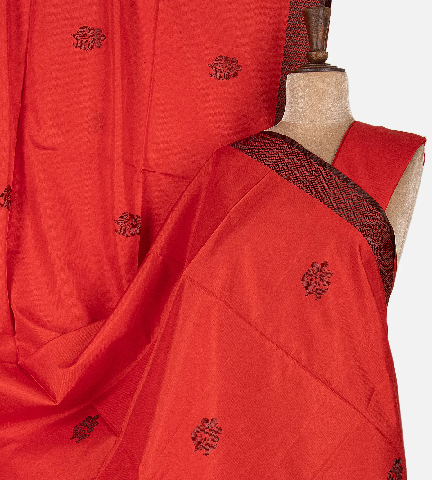 red-soft-silk-saree-c0969597-a