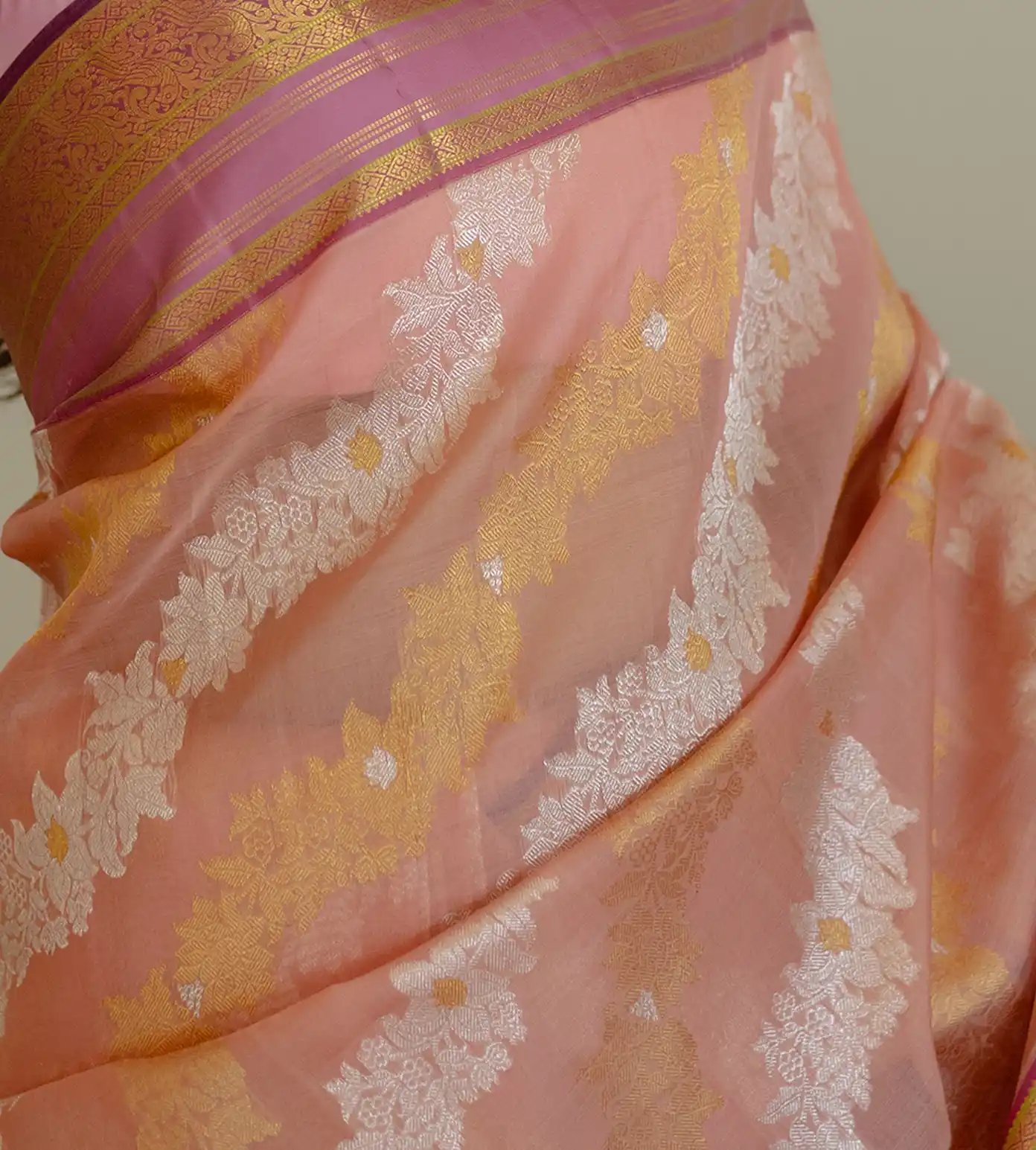 peachish-pink-kora-kanchipuram-silk-saree-d0293010-c