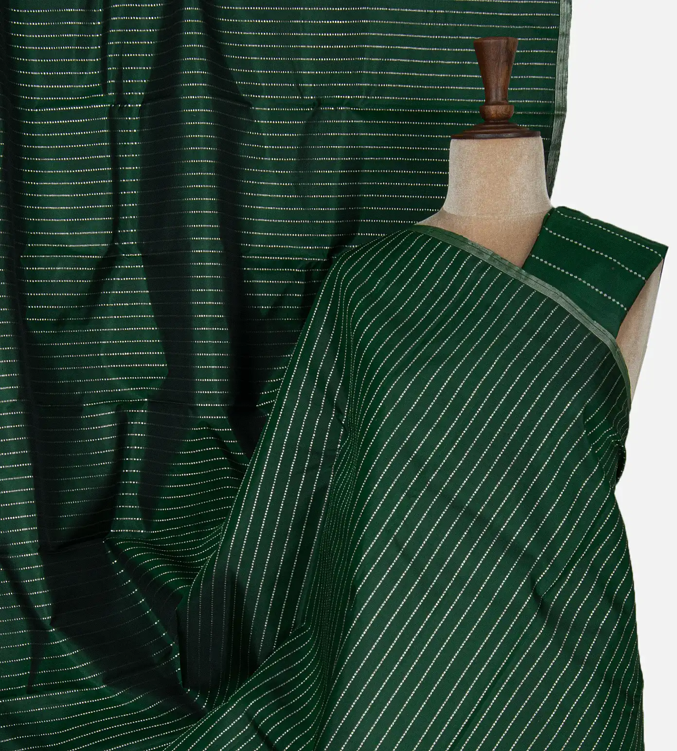 green-kanchipuram-silk-saree-d04100487-a