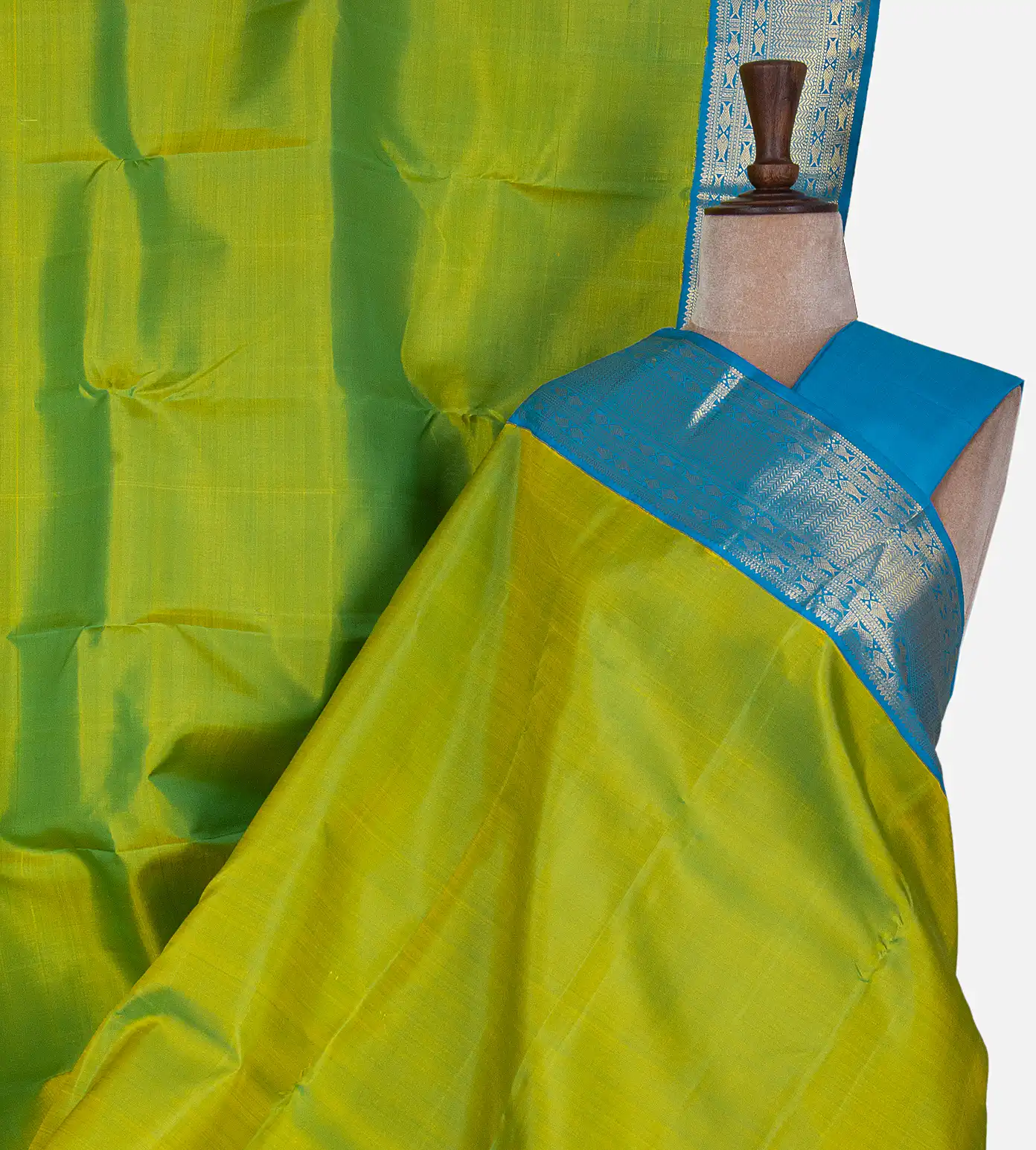 light-green-kanchipuram-silk-saree-d04100559-a