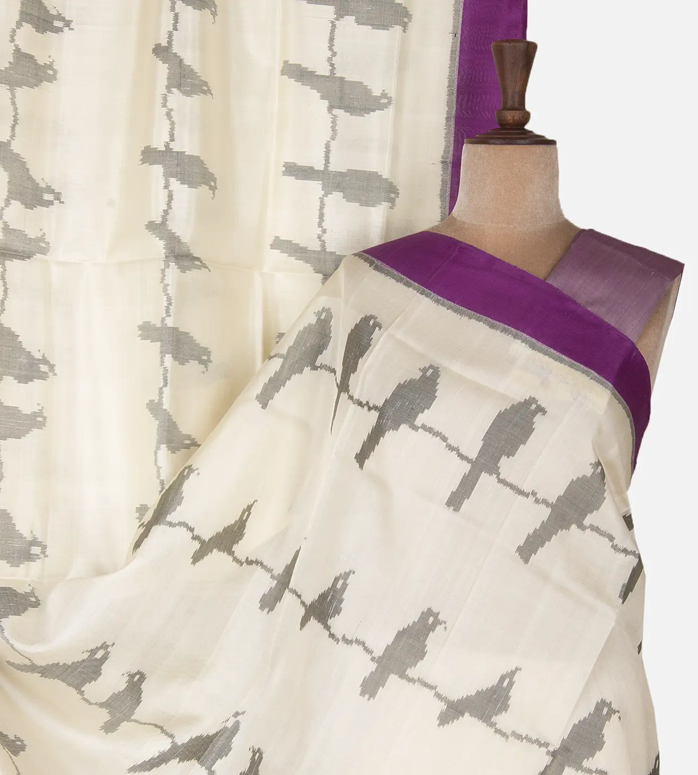 off-white-patola-silk-saree-d04101230-a