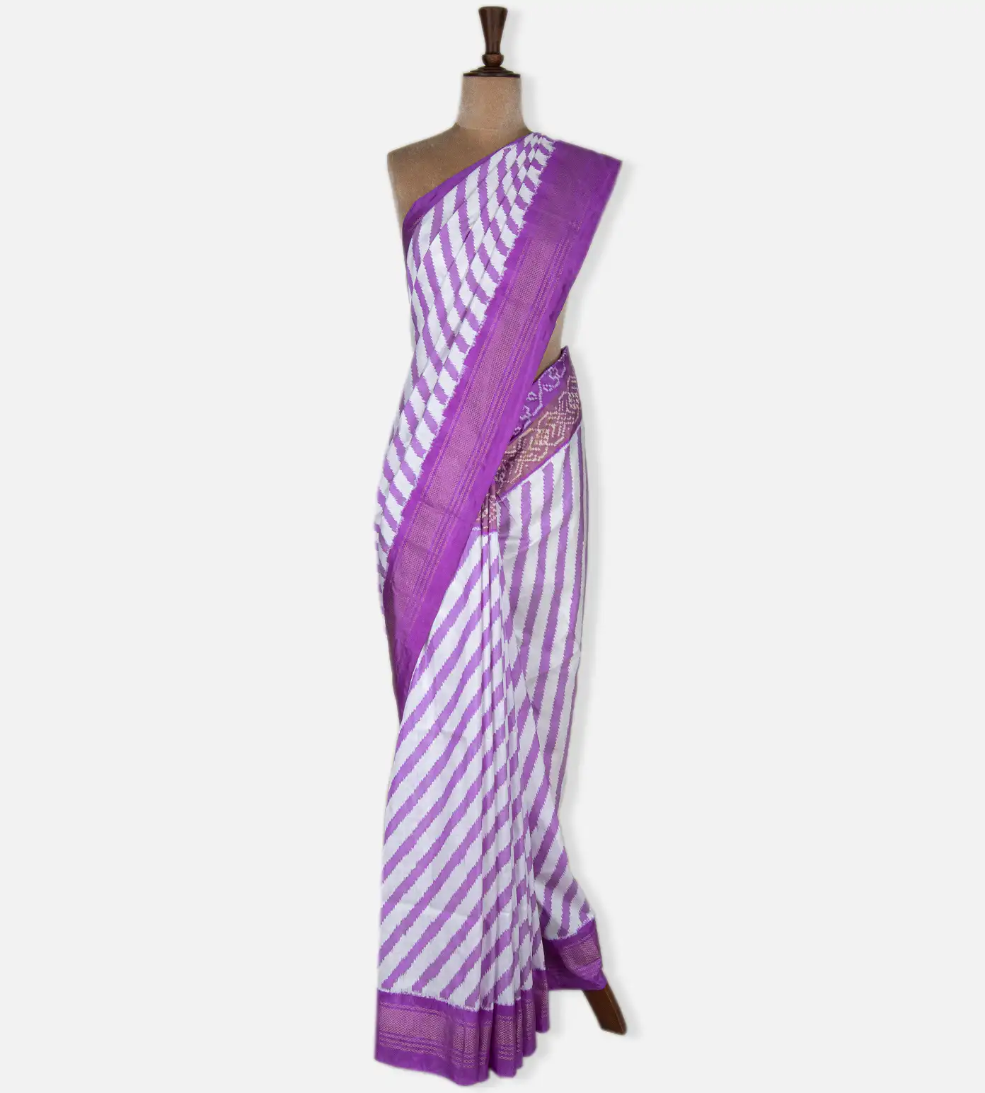lavender-ikkat-silk-saree-d04101872-b