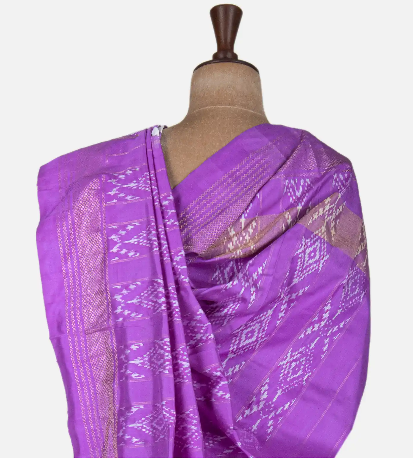 lavender-ikkat-silk-saree-d04101872-c