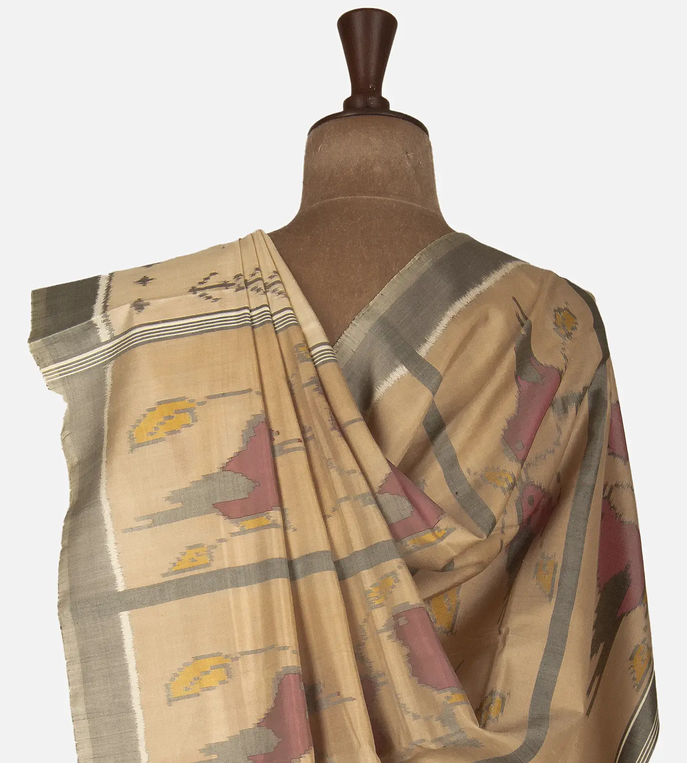 beige-patola-silk-saree-d04101231-c
