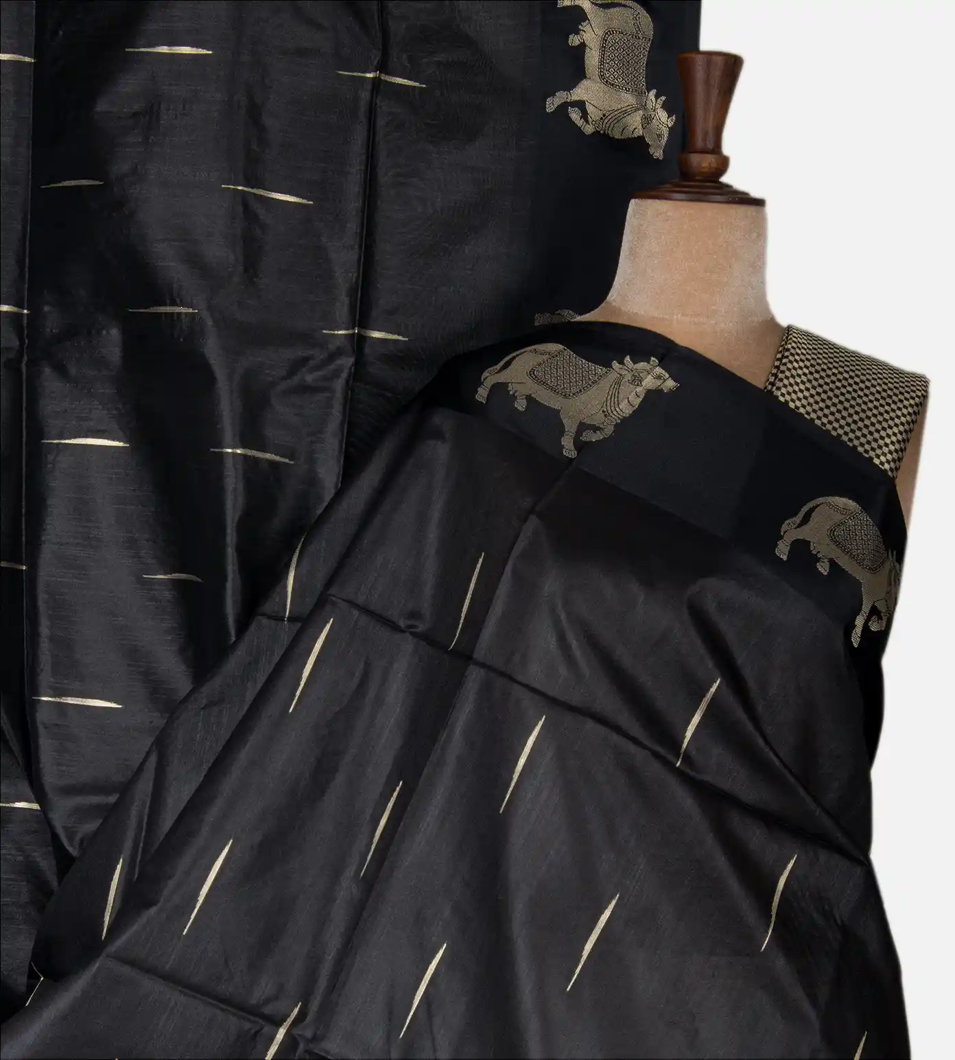 black-semi-tussar-saree-d04100682-a