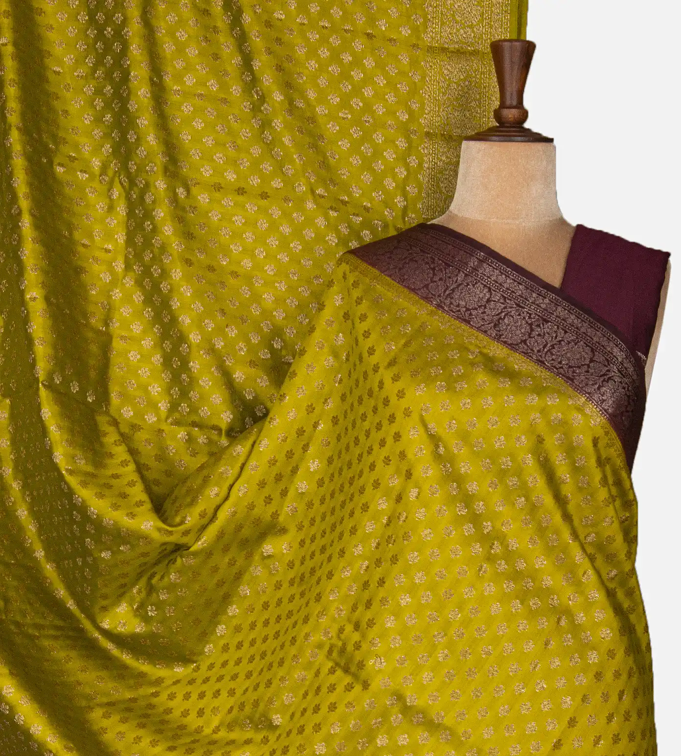 light-green-chaniya-silk-saree-d05104864-a