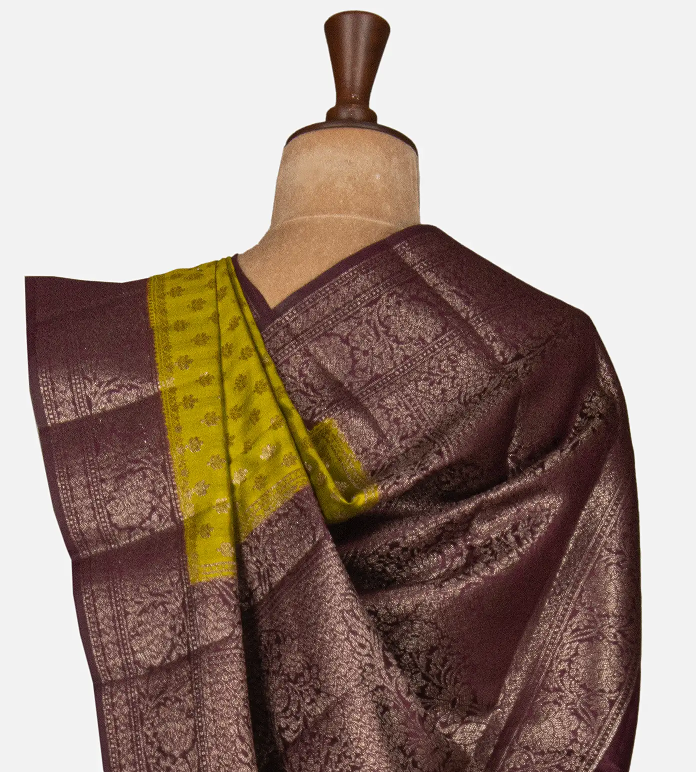 light-green-chaniya-silk-saree-d05104864-c