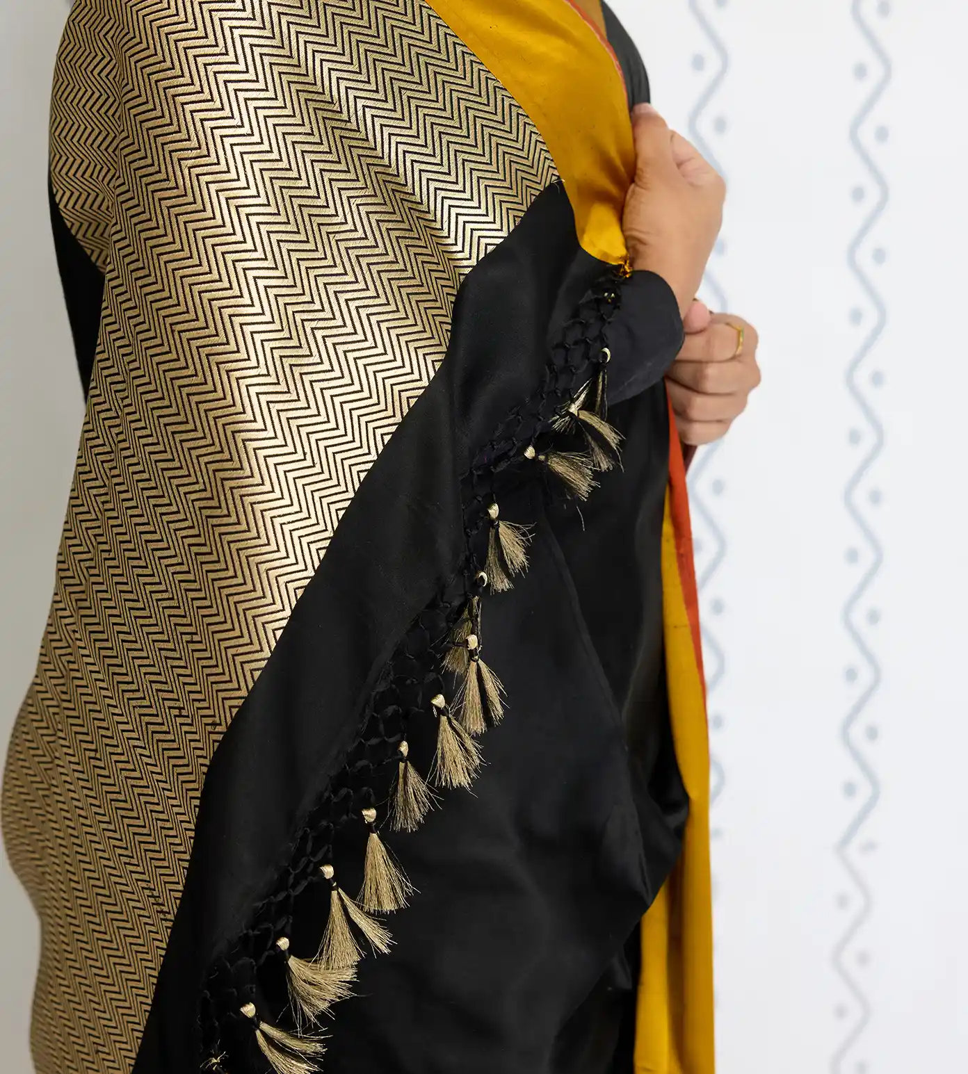 black-kattan-silk-saree-d04102597-c