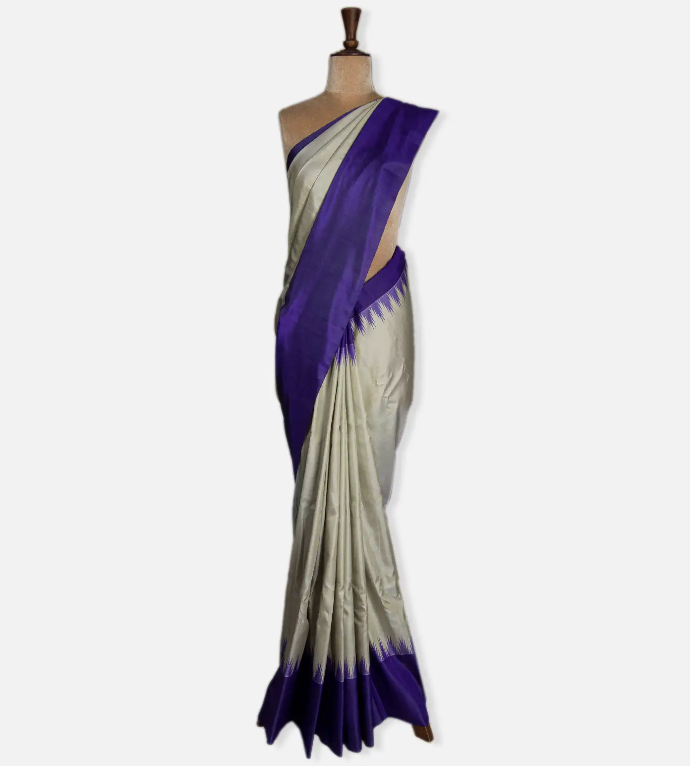 light-grey-gadwal-silk-saree-d04101995-b