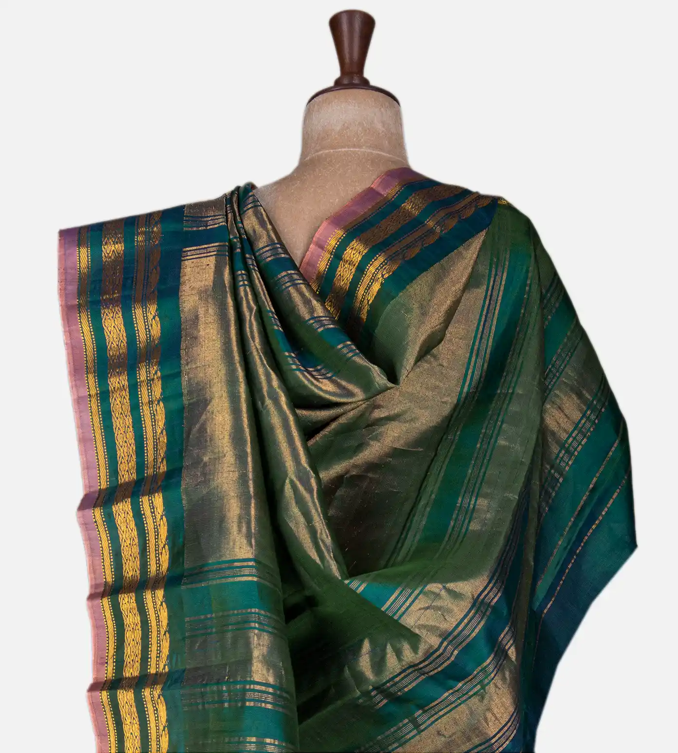 yellow-gadwal-silk-saree-d04102048-c