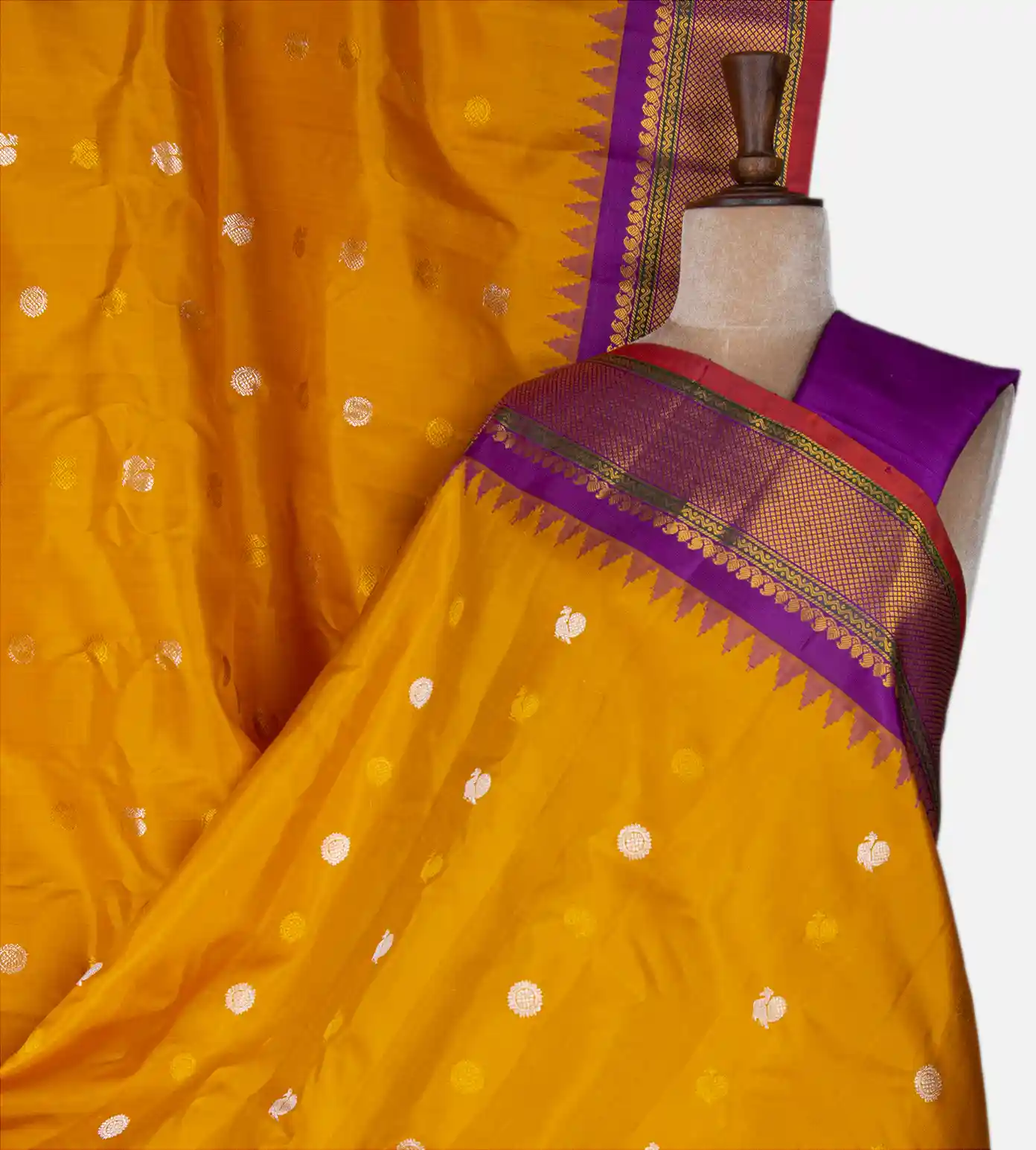 yellow-gadwal-silk-saree-d05104011-a