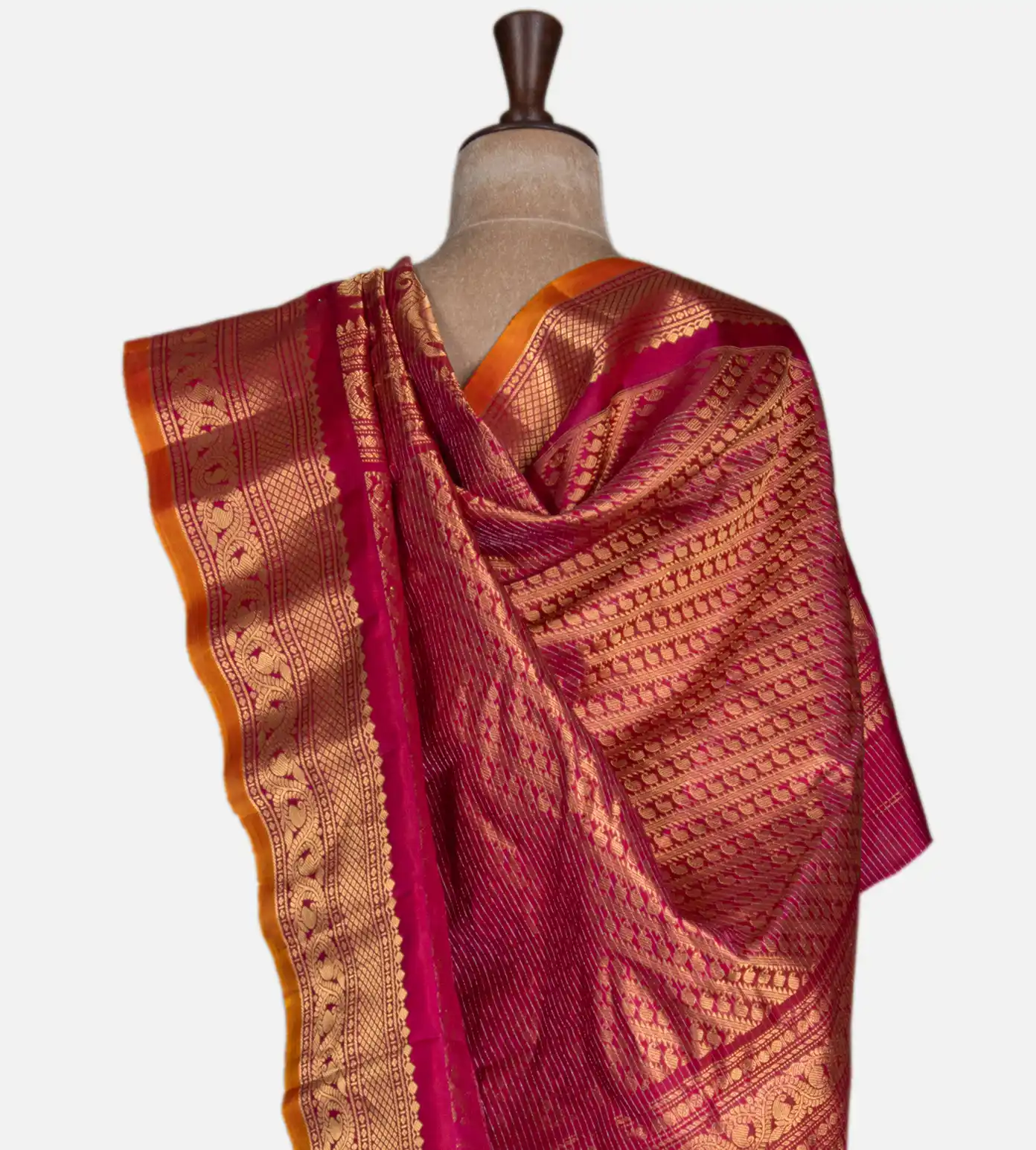 light-beige-gadwal-silk-saree-d05104004-c