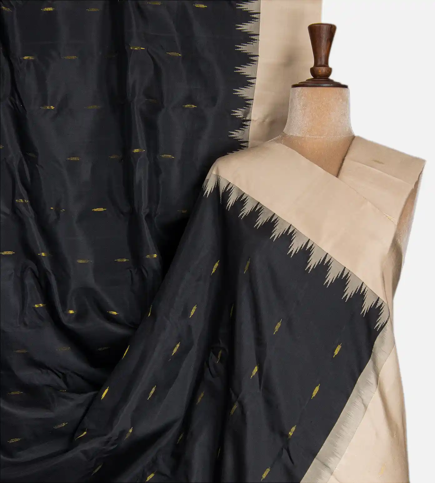black-gadwal-silk-saree-d04101991-a