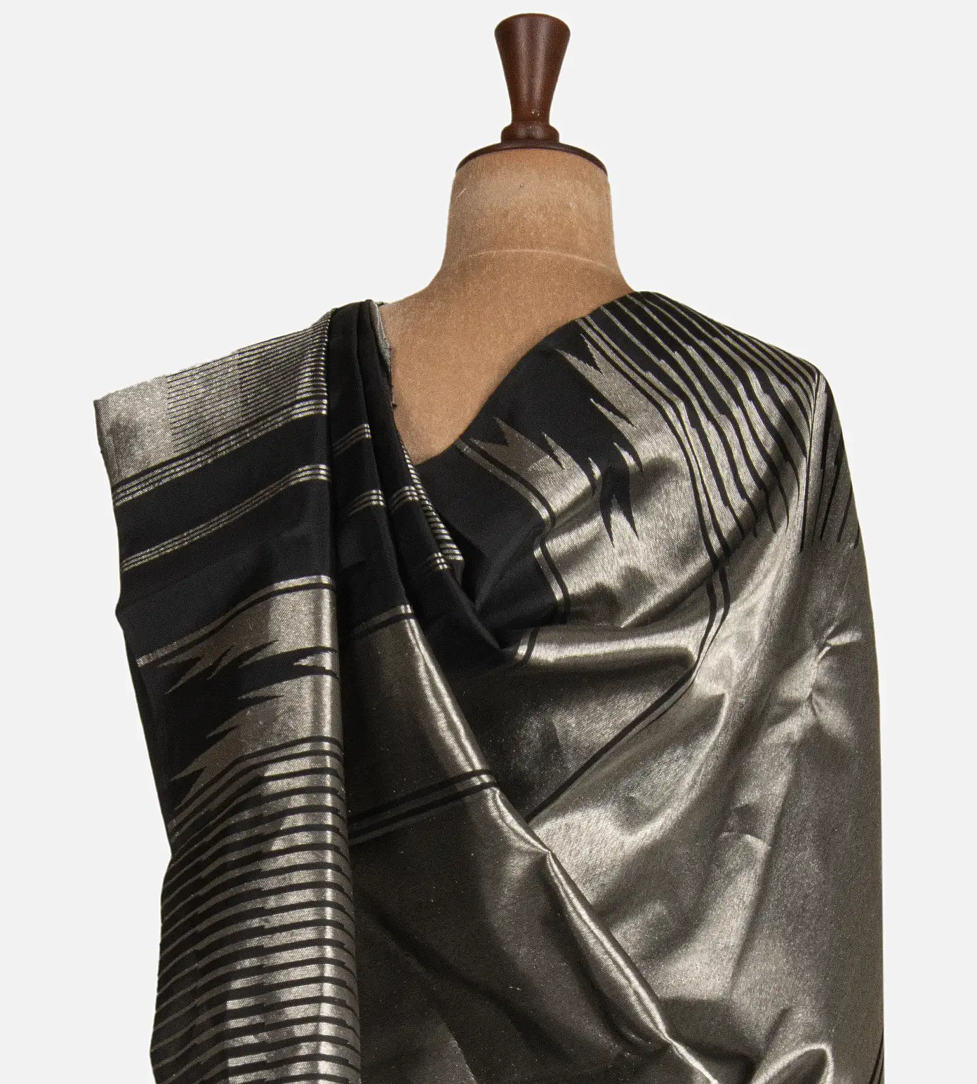 black-kanchipuram-silk-saree-d0396729-c