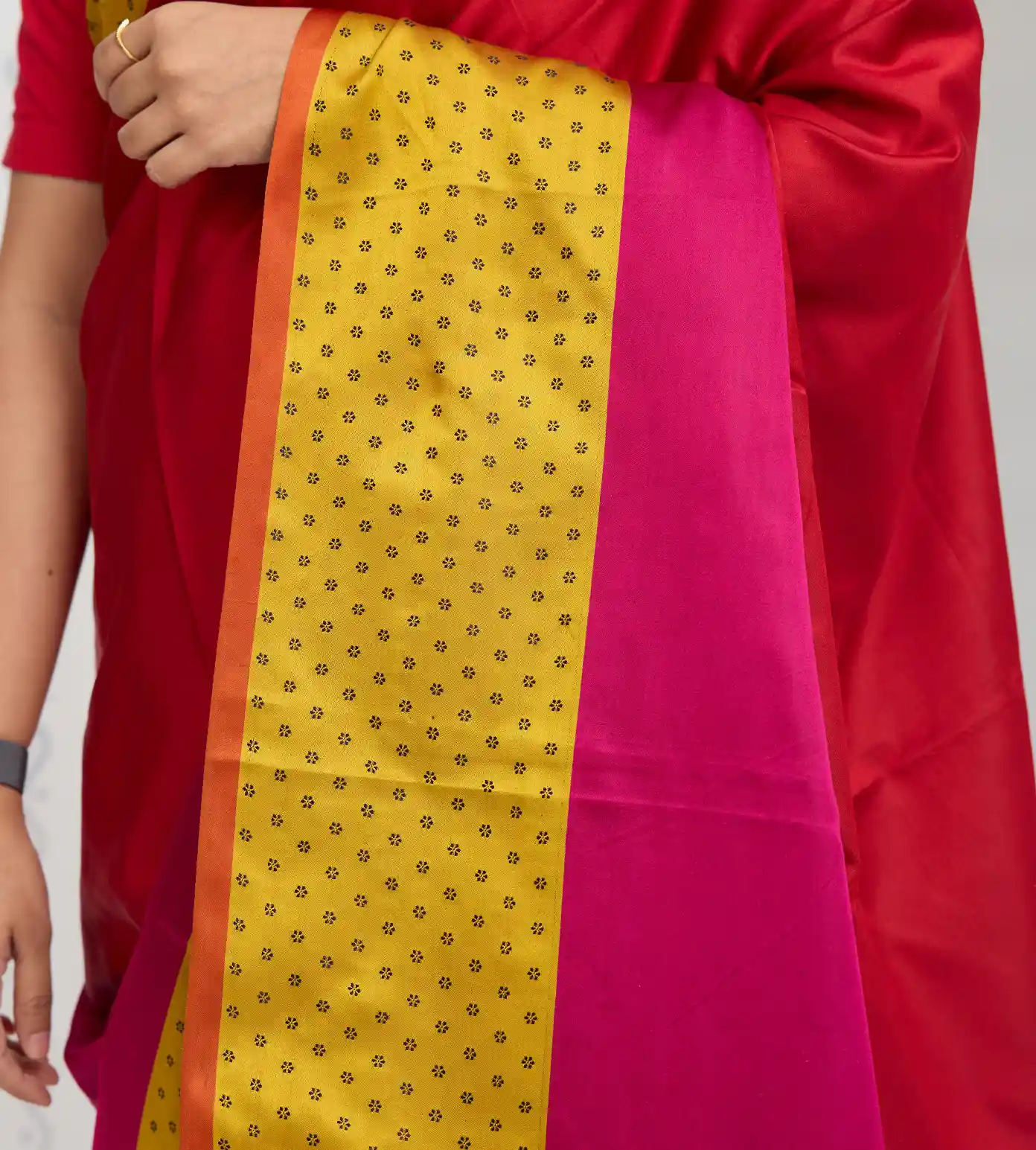 red-kattan-silk-saree-d04102589-d