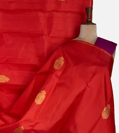 red-kanchipuram-silk-saree-d0398235-a
