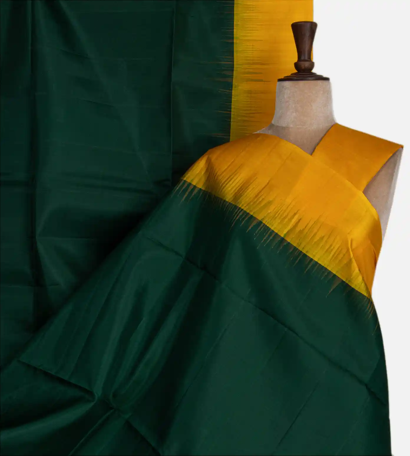 green-kanchipuram-silk-saree-d05104327-a