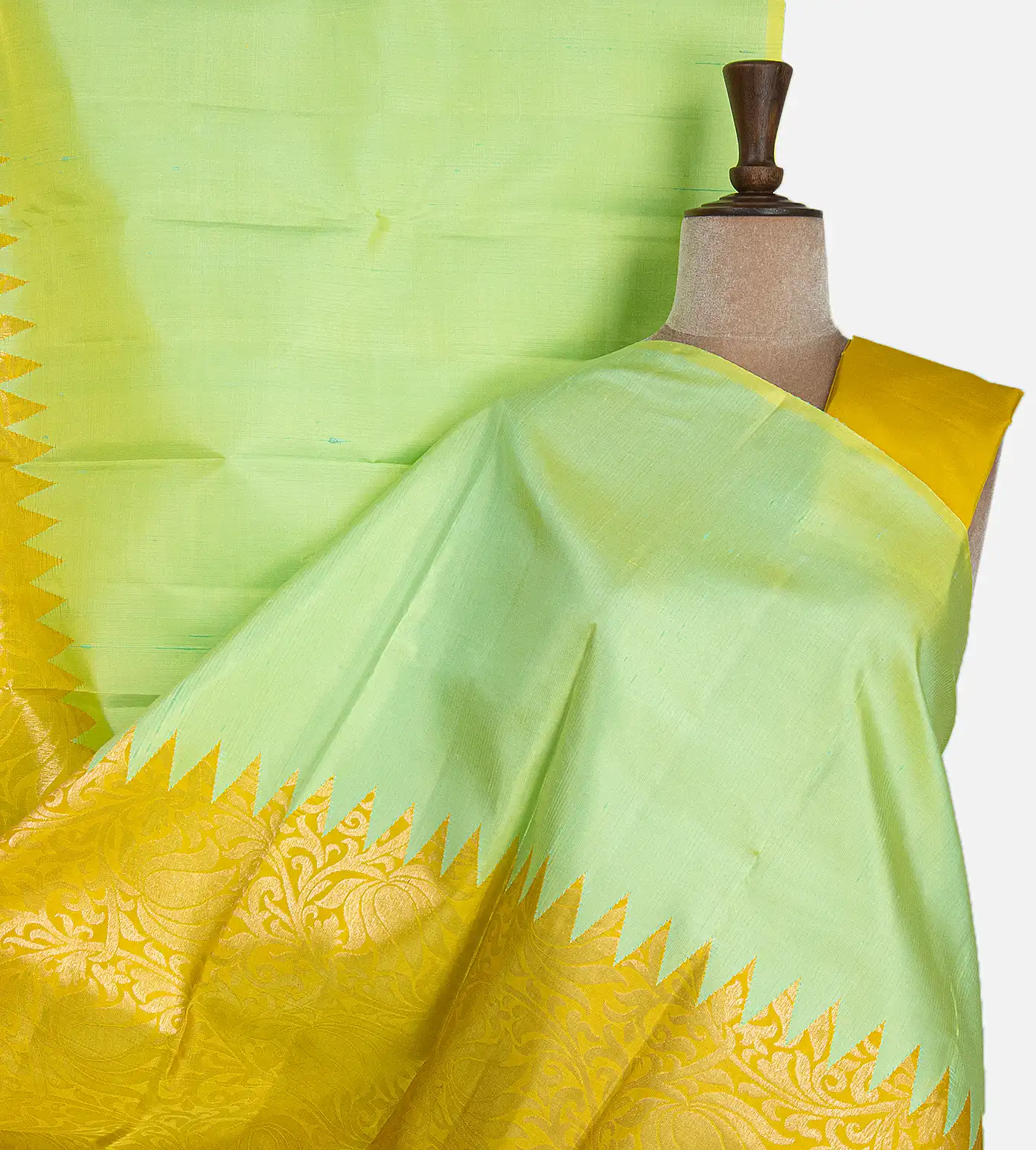 light-green-kanchipuram-silk-saree-d05103711-a
