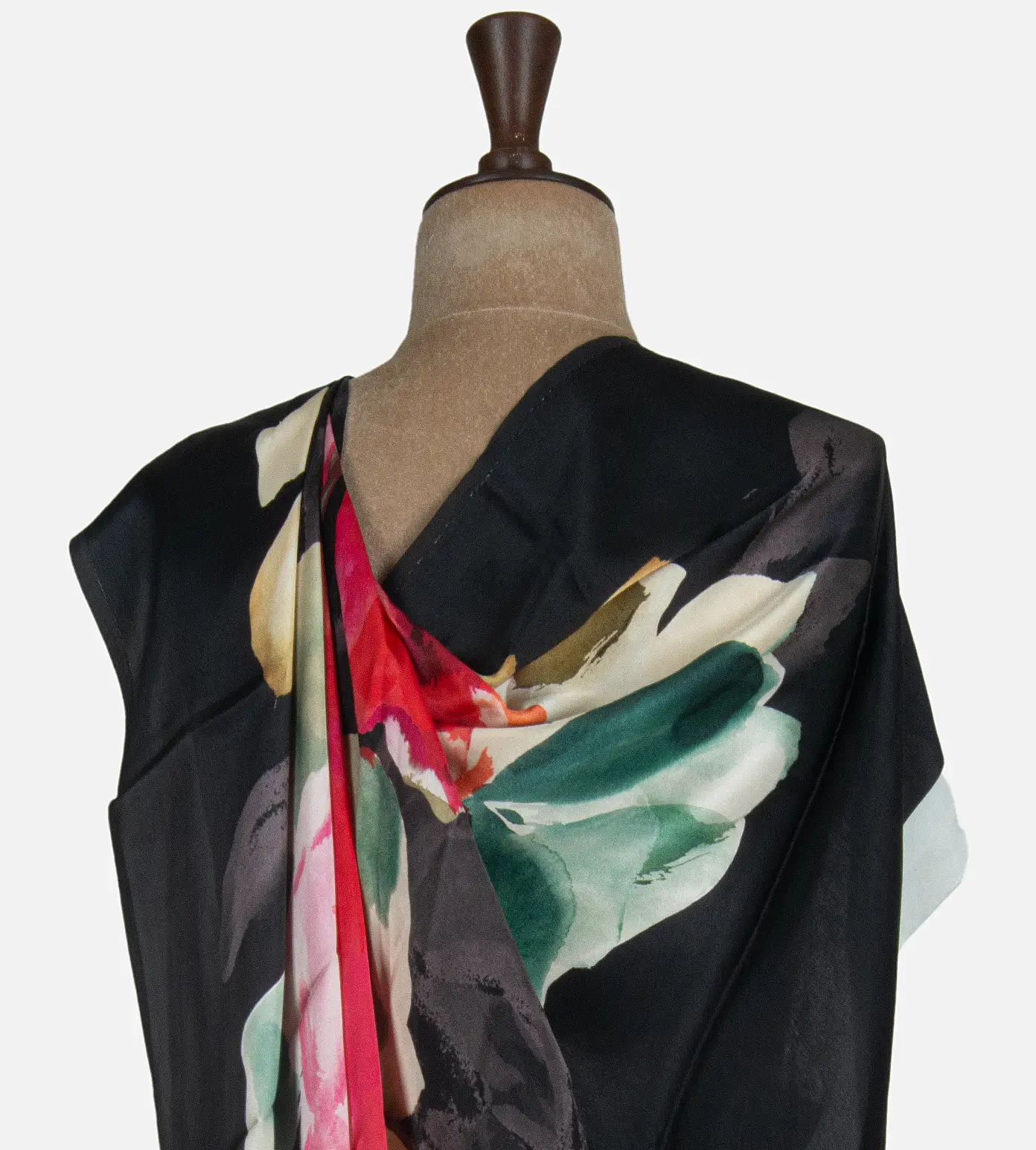 black-satin-saree-d05105627-c