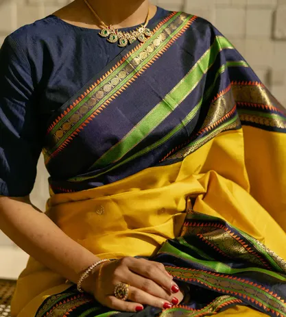 yellow-kanchipuram-silk-saree-d05105714-c
