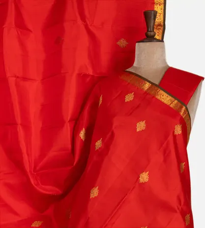 red-kanchipuram-silk-saree-d05106398-a