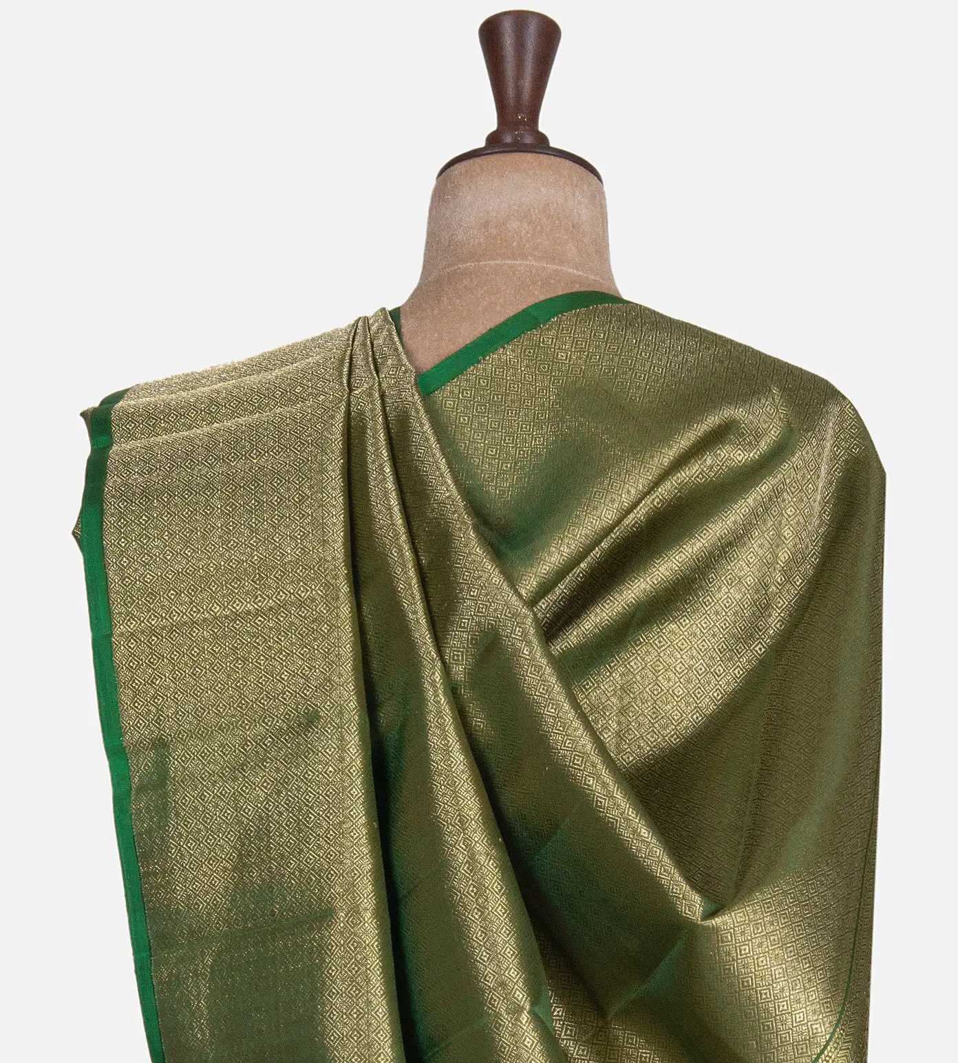 green-kanchipuram-silk-saree-d05106618-c
