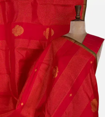 red-kanchipuram-silk-saree-d05106640-a