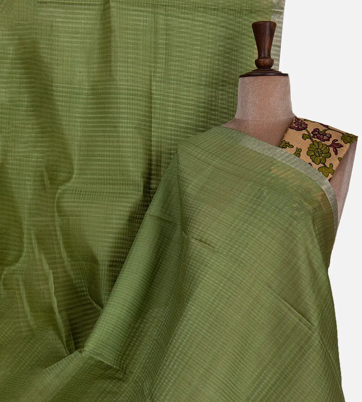 green-raw-silk-saree-d04102729-a