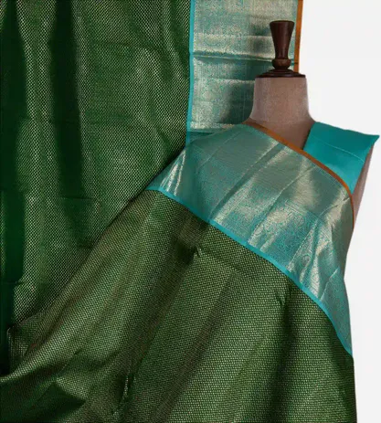 green-kanchipuram-silk-saree-d06109102-a