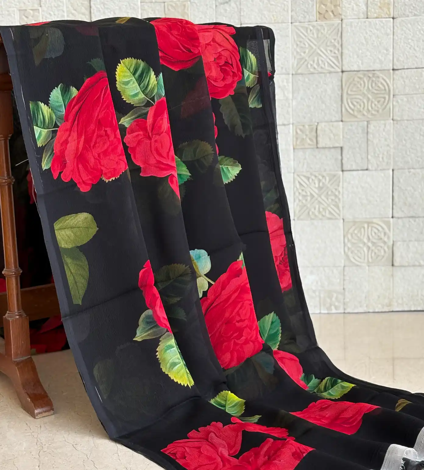 black-chiffon-saree-d05105649-c