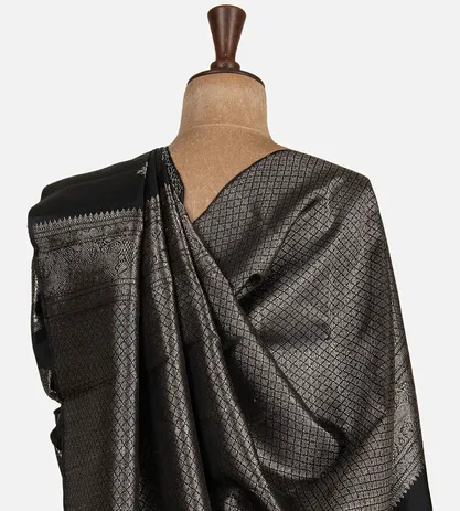 black-kanchipuram-silk-saree-c1283969-c
