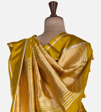 purple-banarasi-kattan-silk-saree-d06109270-c