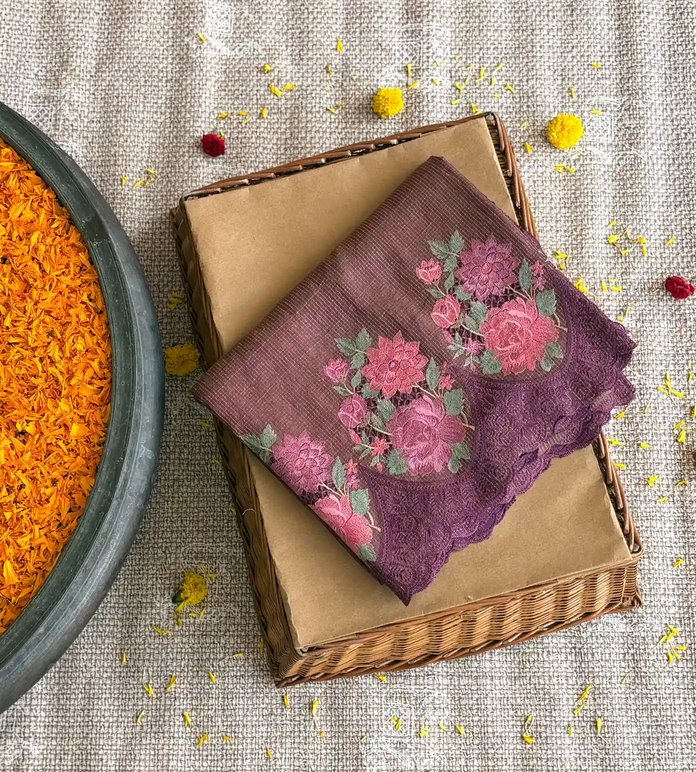 red-tussar-saree-d0294265-a