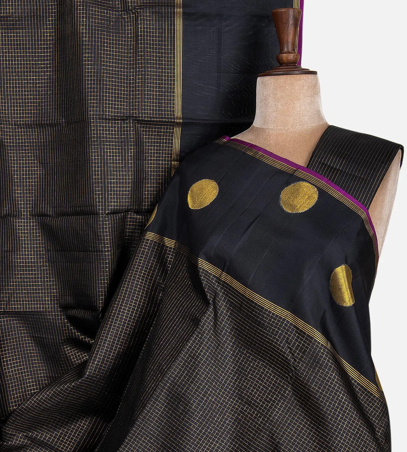 black-kanchipuram-silk-saree-d0397132-a