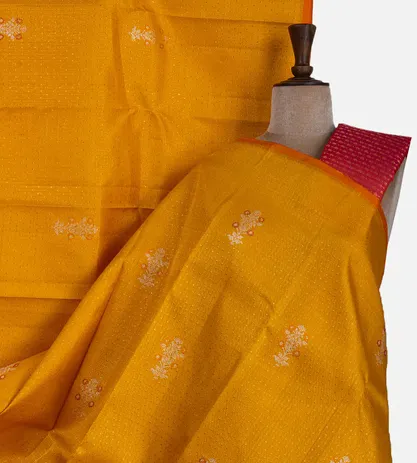 yellow-kanchipuram-silk-saree-d05106670-a