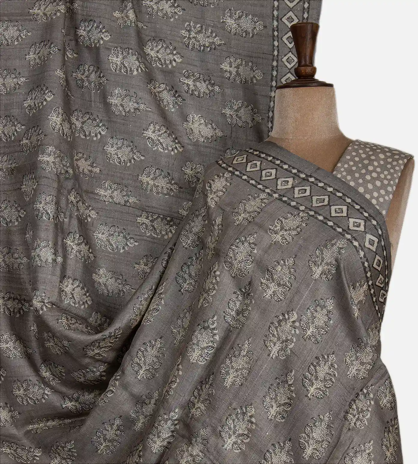 light-grey-tussar-saree-c0558489-a