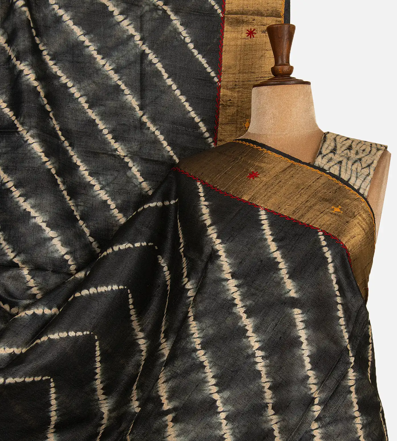 black-shibori-tussar-saree-d04101424-a