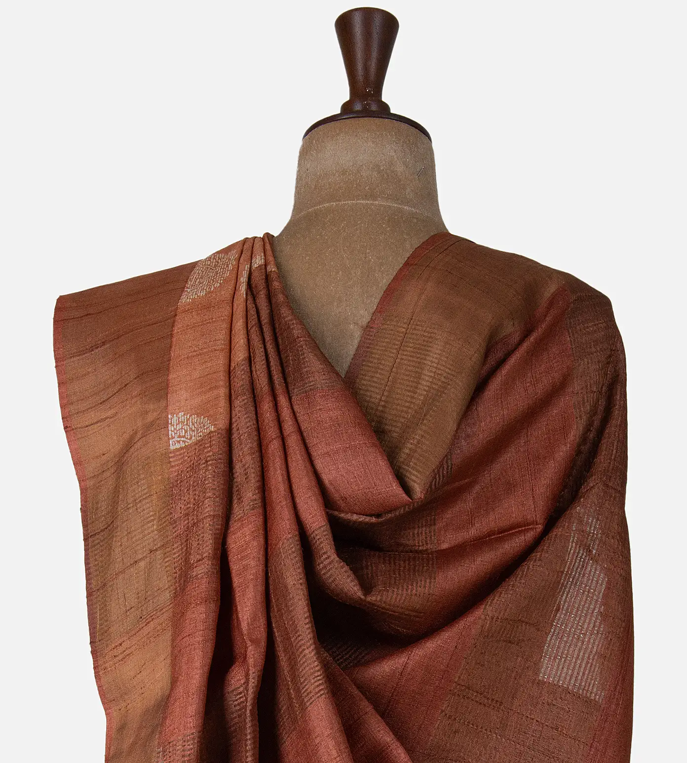 peach-tussar-saree-d05107688-c