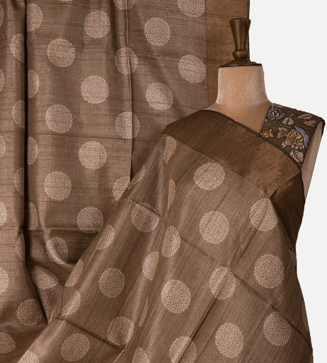 light-brown-tussar-saree-d05107685-a