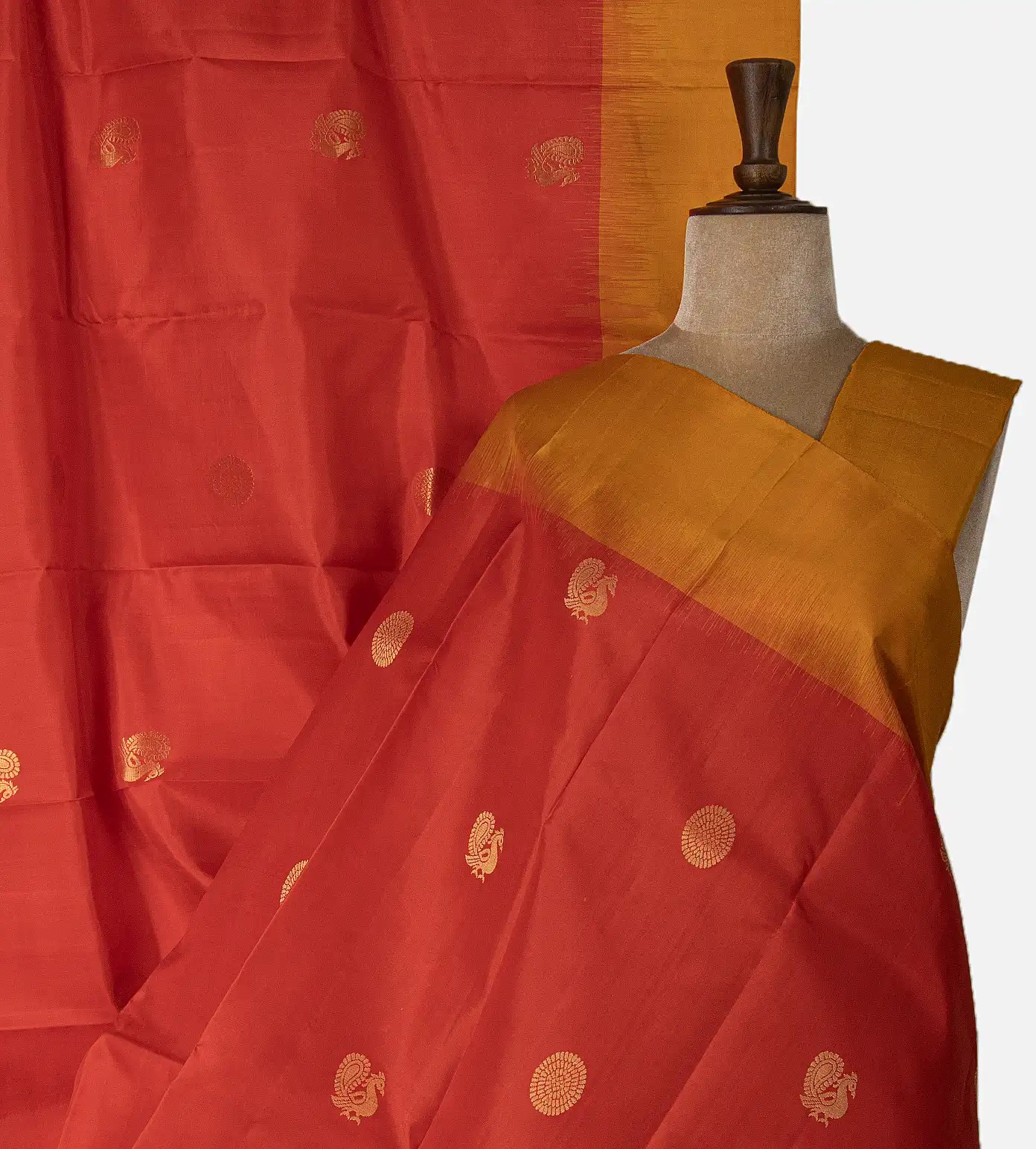 red-soft-silk-saree-c0969561-a