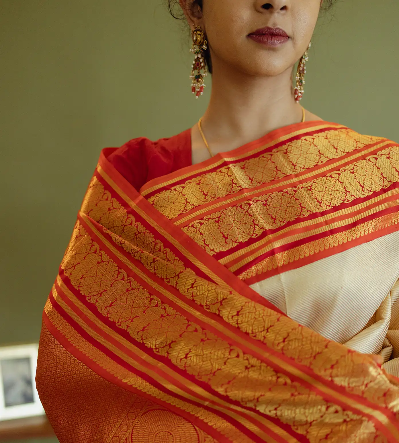 off-white-kanchipuram-silk-saree-d0398685-c